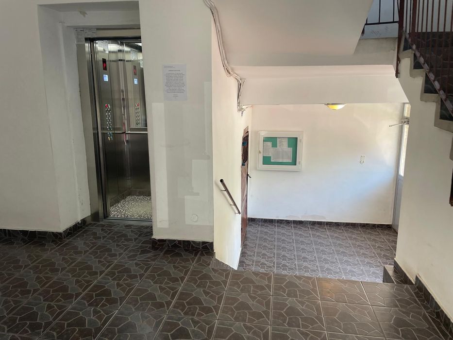 Vand apartament 4 camere ultracentral Targoviste