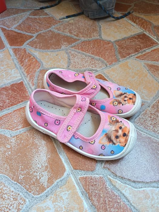 Детски пантофи размер 28