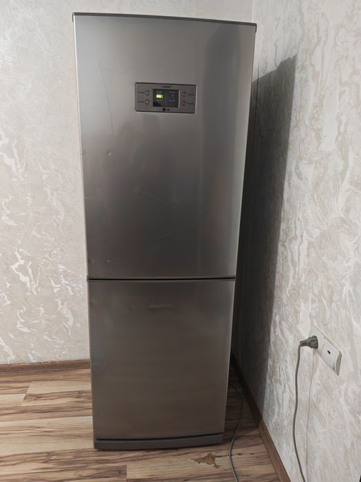 Продаю холодильник