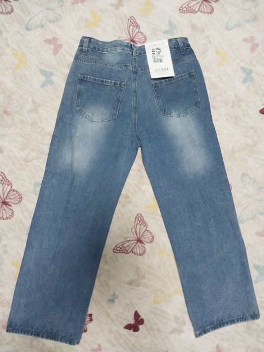 Продам джинсы трубы новые