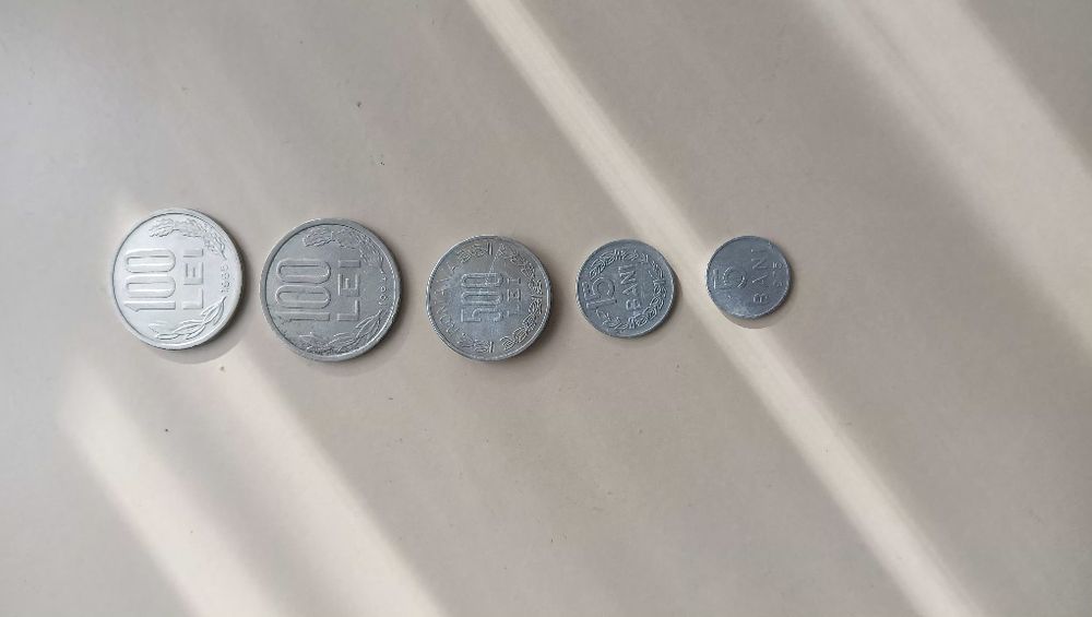 Monede vechi pentru colecție