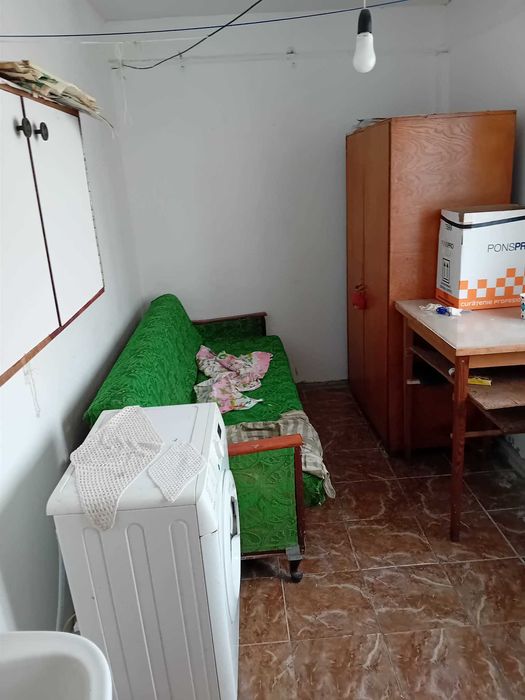 Vând cameră Valea Roșie Craiova