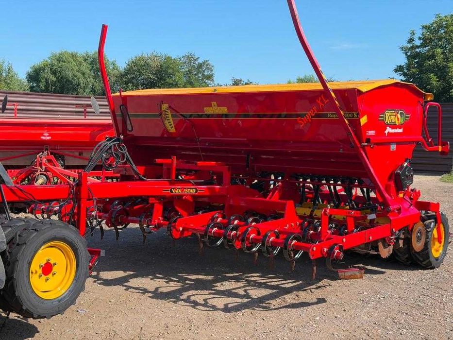 Semanatoare Vaderstad Rapid 400 Super XL an 2015 cu pregatire kuhn Gaspardo Amazone John Deere Case Claas Fendt New Holland