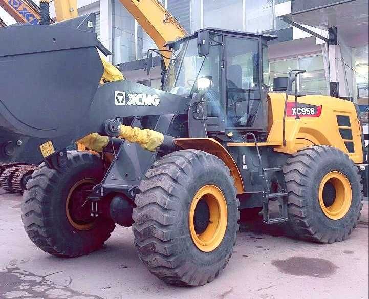 Погрузчик  XCMG XC958 3,2  и 3,5 кубовый