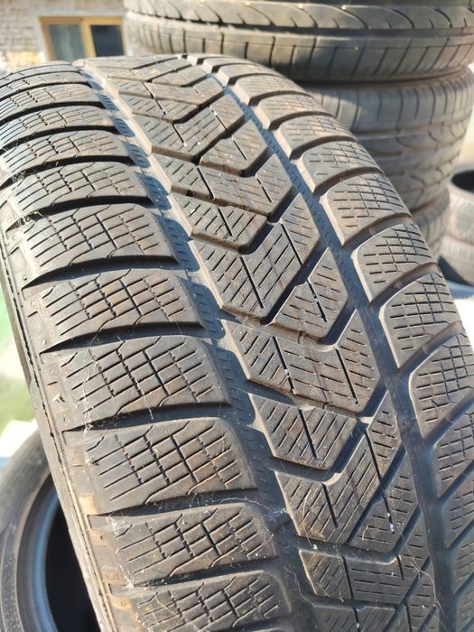 2 бр зимни 235/55/19 PIrelli