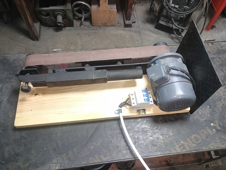 Лентов шлайф. Гриндер