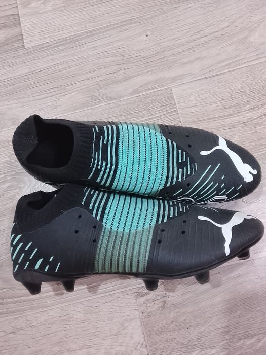 Футбольные бутсы Puma
