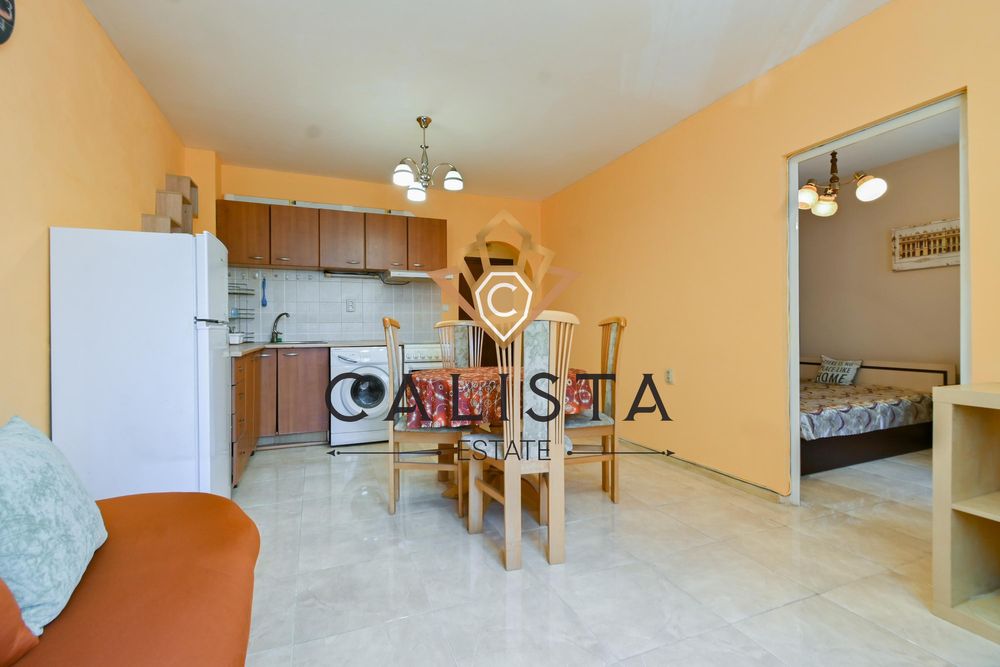 Дава се под наем Двустаен апартамент в София, Център - 55 кв.м за 597.21 € - Снимка #2
