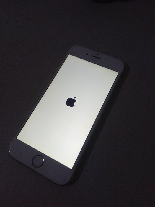 Прадаю iPhone 6.