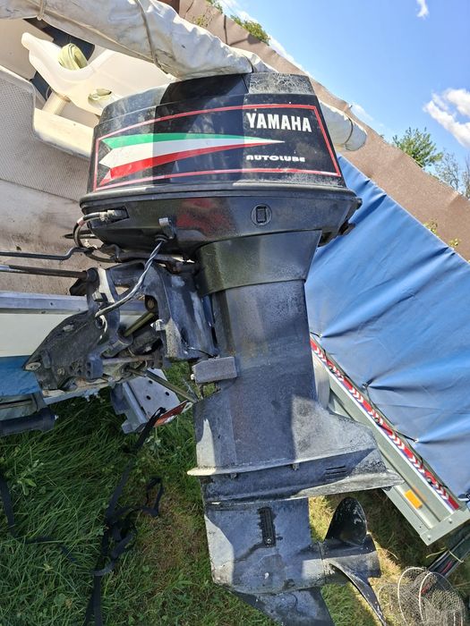 Barca , motor si peridoc