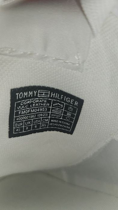 adidasi tommy hilifger noi cu eticheta