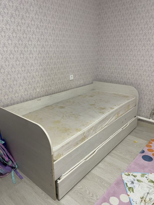 кровать двух спальная