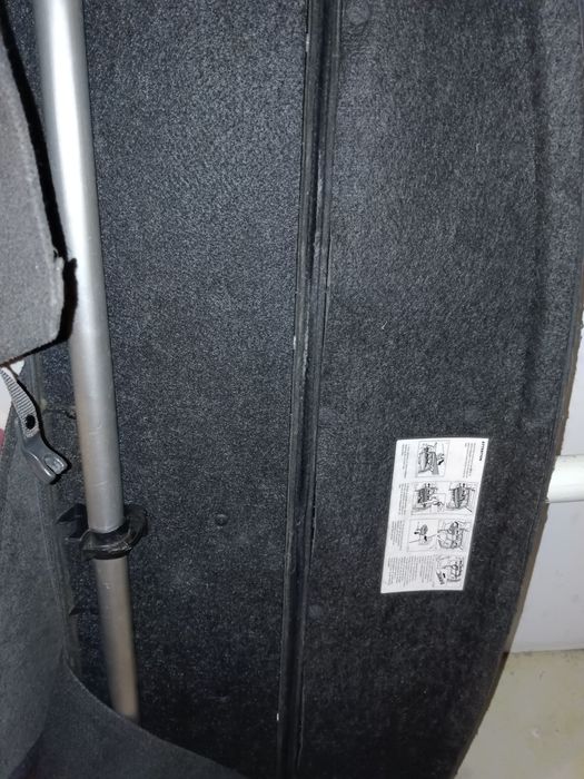 Продам шторку багажника