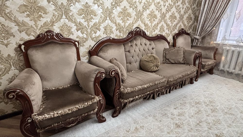 Диван с креслами
