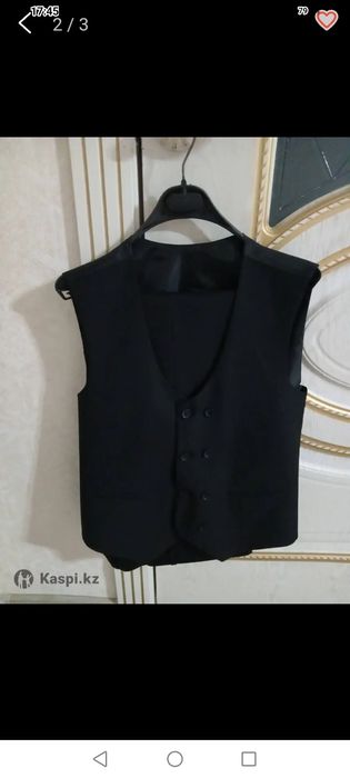 Костюм черный тройка