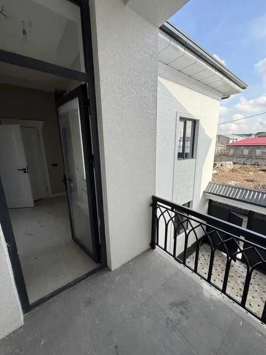 Коттедж в городе - 5 комнатный, Ор-р: Сергели КИА Автосалон