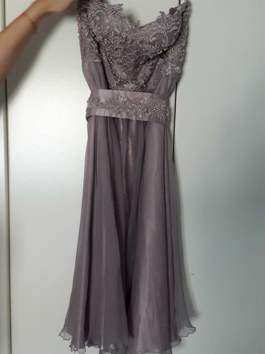 Vand rochie ocazie speciala