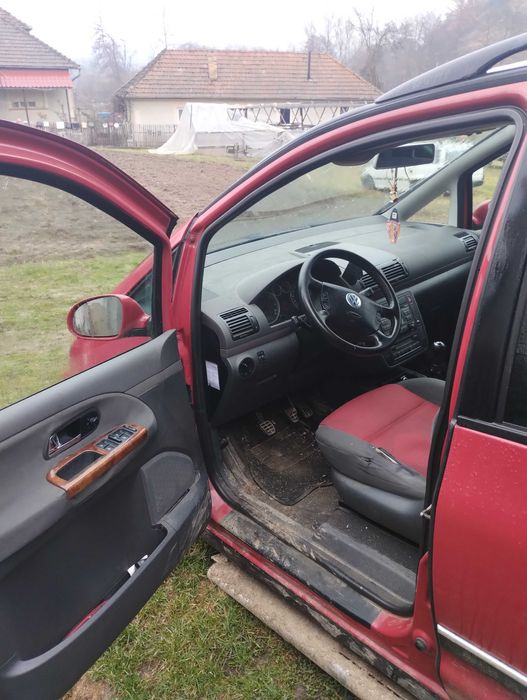 Vând Sharan,cu 7 locuri!