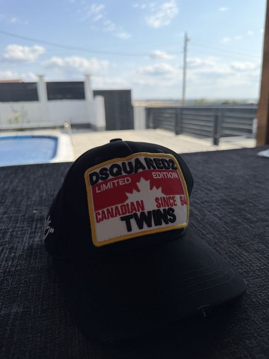 Шапка Dsquared2 черна