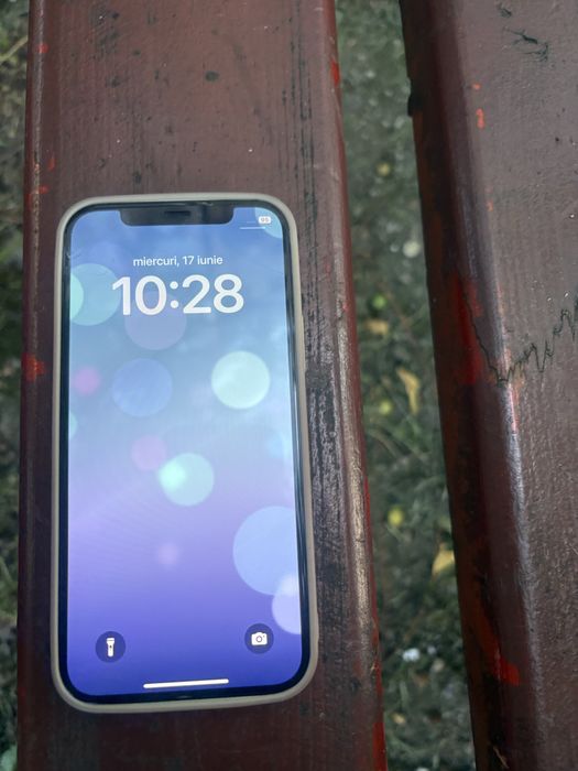 Vand iPhone 12 in stare buna