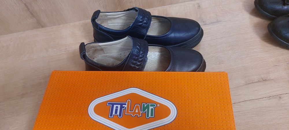 Школьные туфли Tiflani