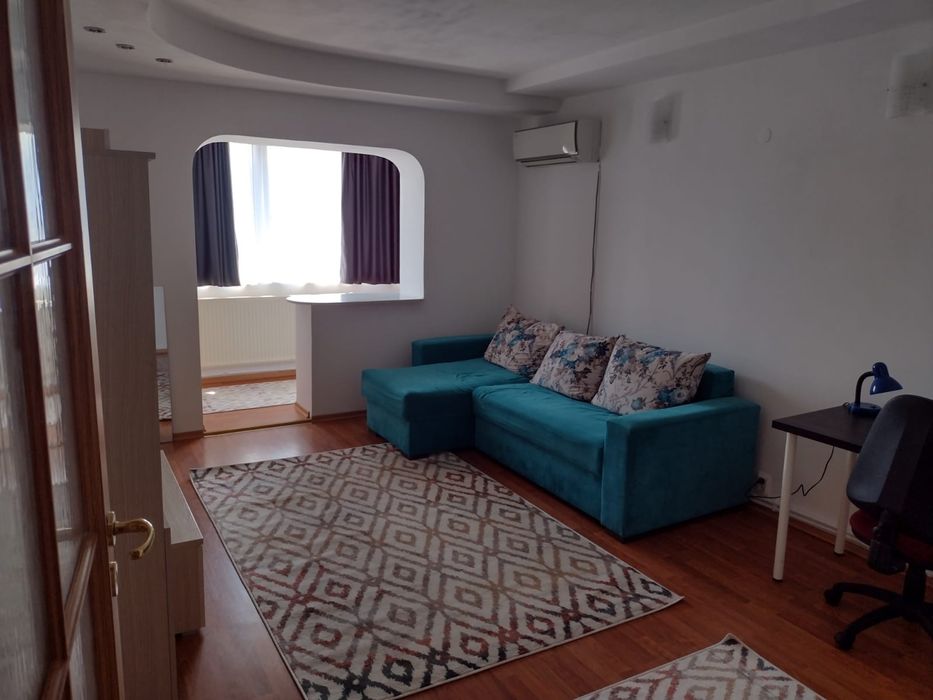 Apartament cu două camere de închiriat