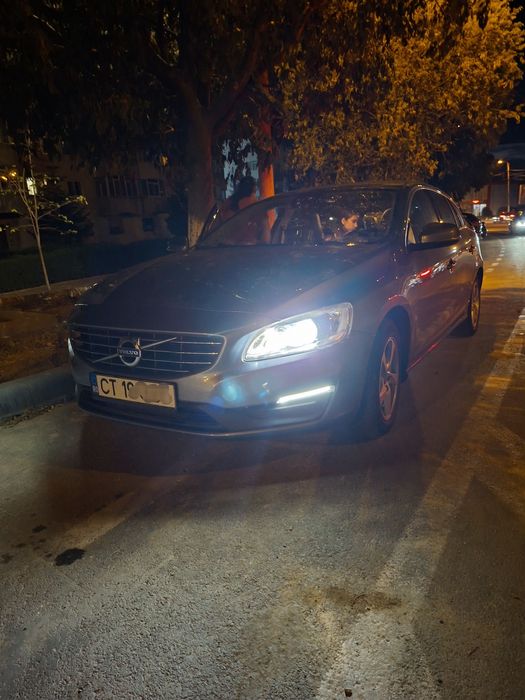 Vând Volvo v60 euro 6 2.0tdi 190cp