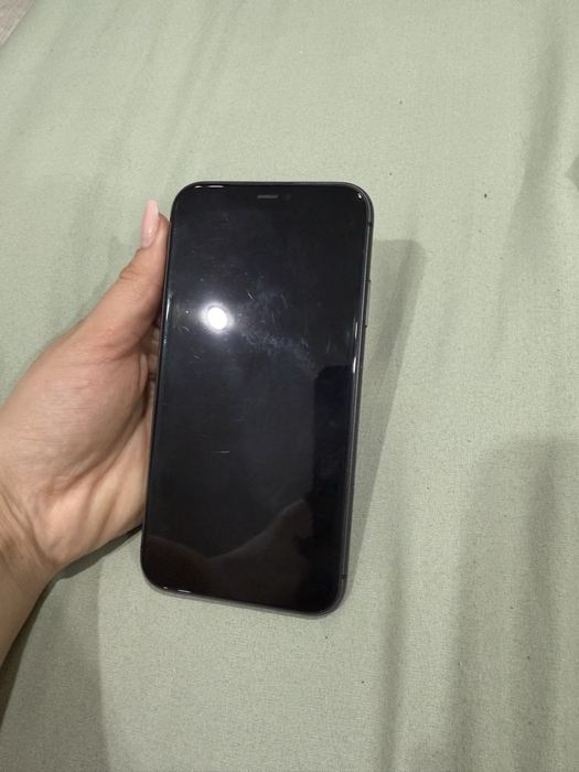 Продам айфон 11 128