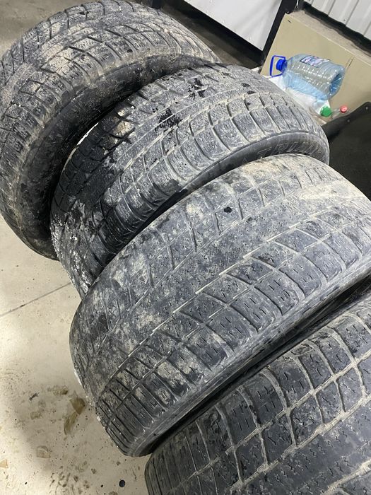Продам зимние резины 235*55R17
