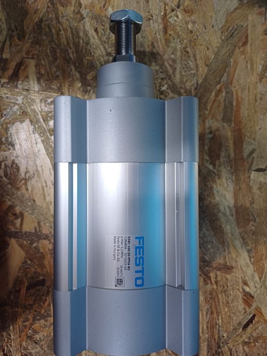 Cilindru pneumatic festo