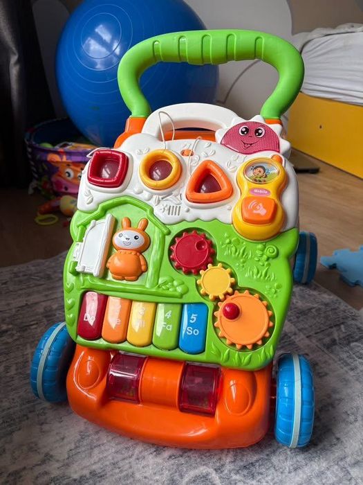 Детска проходилка тип Walker