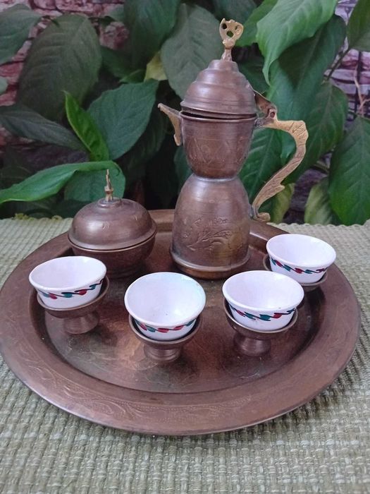 Бронзов стар сервиз