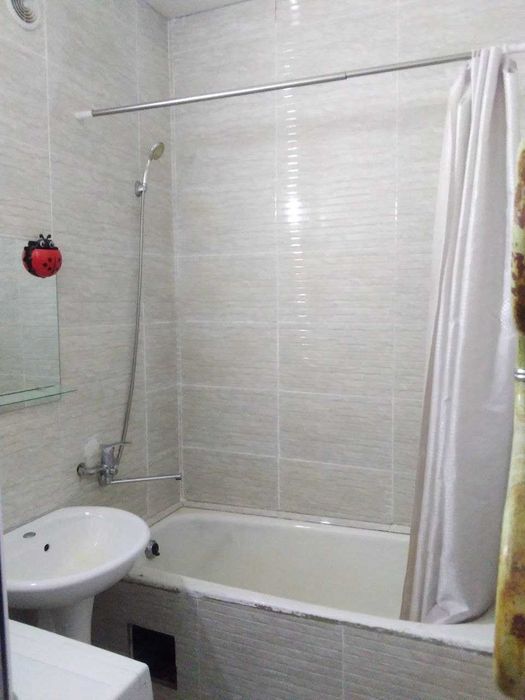 Продается 2-х ком. квартира Феруза, Таксопарк