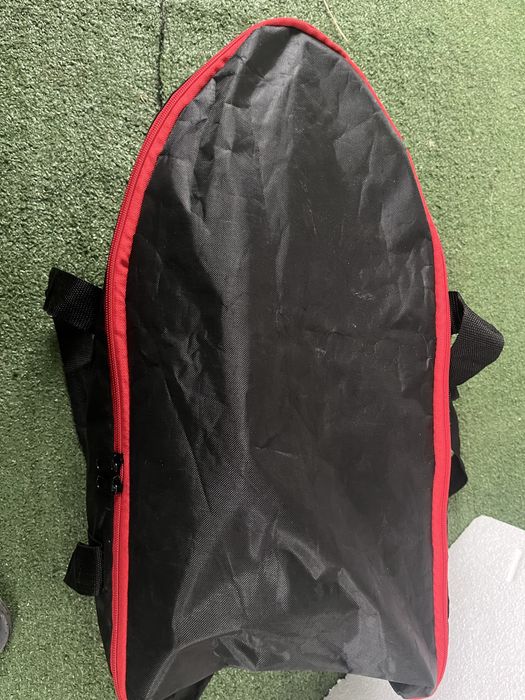 Barcă de nădit LoMax cu husă de protectie