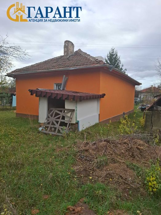 Недвижими имоти "Гарант", продава къща в с.  Кошарите, община Радомир.