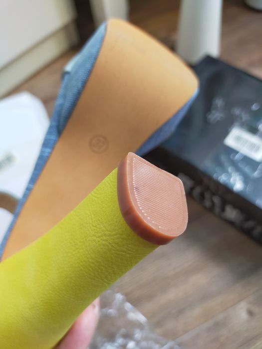 Босоножки новые 37 размер