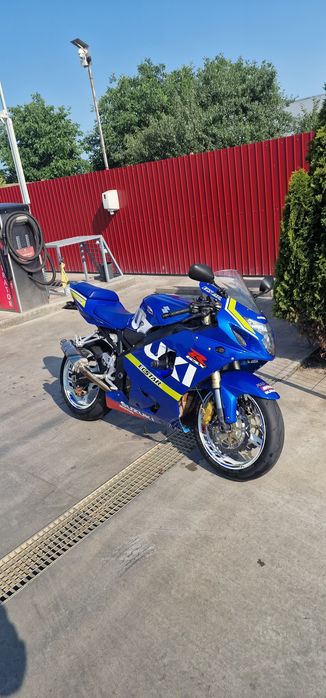 Vând Suzuki GSX-R 600 K5 ( model aniversare)