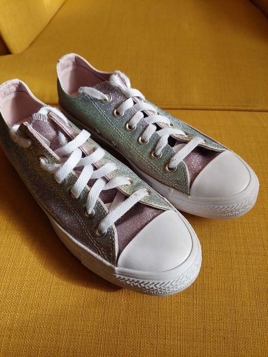 Converse marimea 39