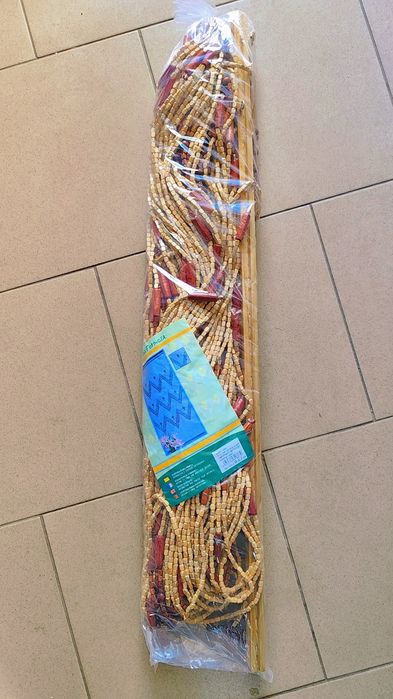 Perdea ușa din lemn