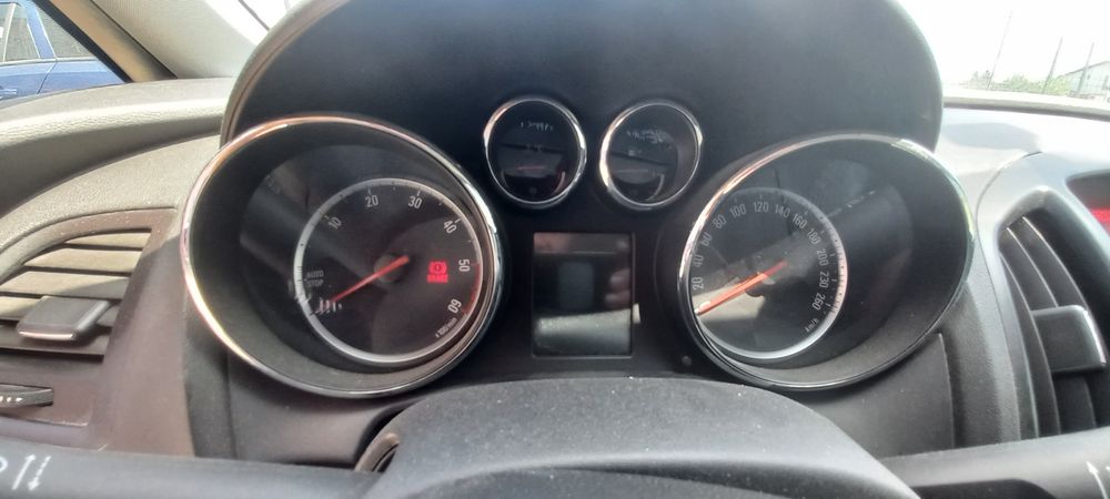 Vând Astra J Sport Tourer EcoFlex