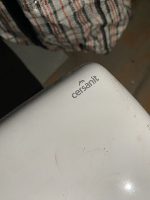 Продам бочок от унитаза cersanit