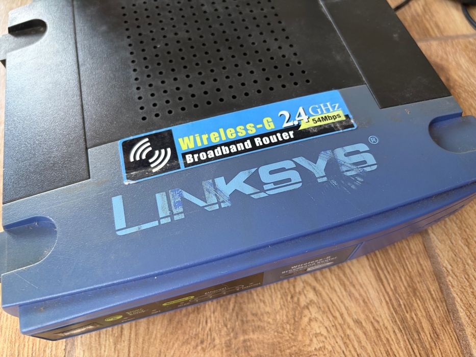 Linksys WRT54GL рутер и захранване