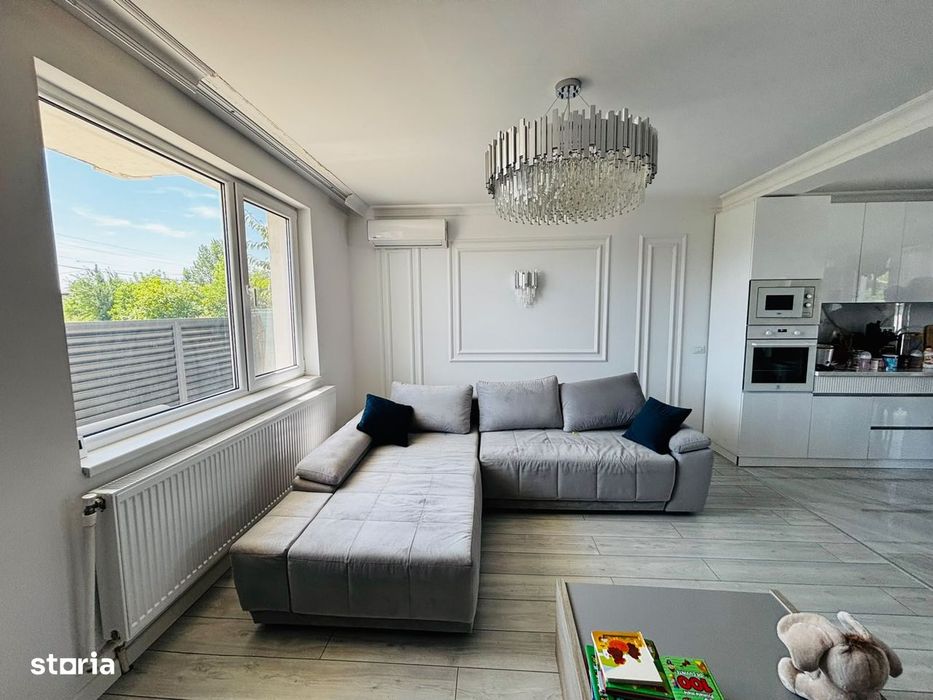 Casă 3 camere, 2 etaje, curte împrejmuită