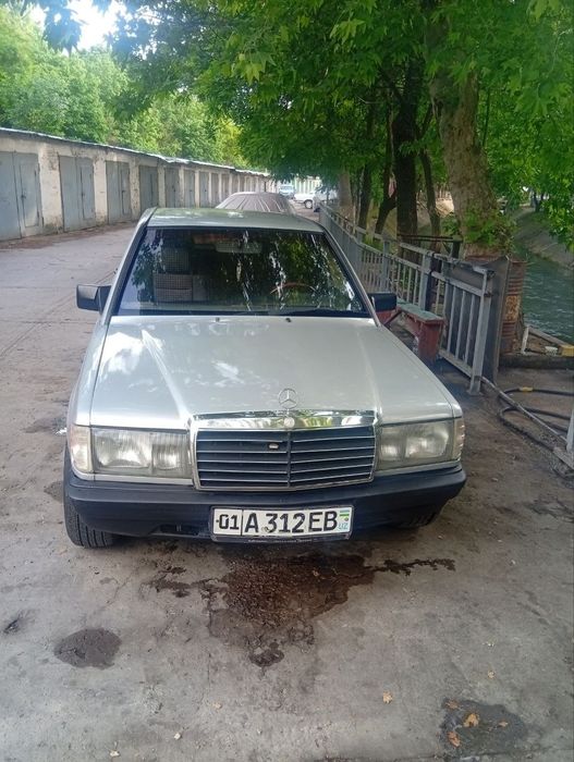 Mercedes-Benz 190 1986