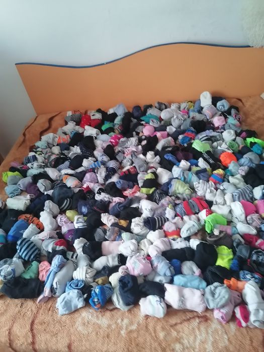 OFERTA : 370 perechi de ciorapi pentru copii