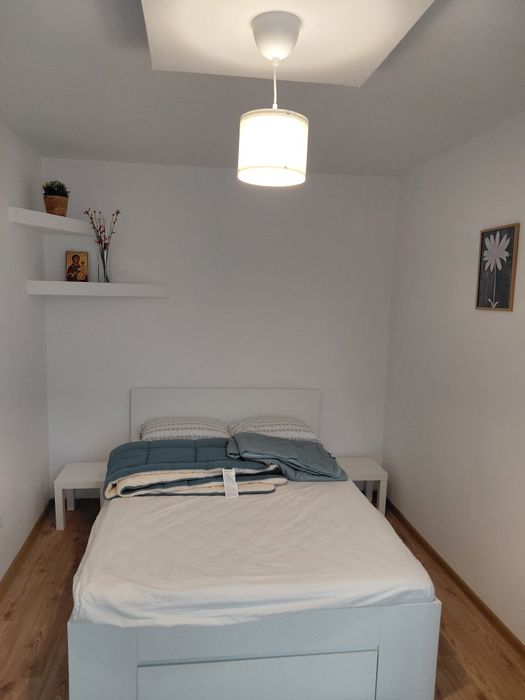 Vand apartament 2 camere et 4