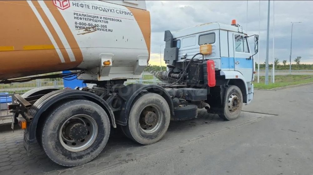 тягач КАМАЗ 6460