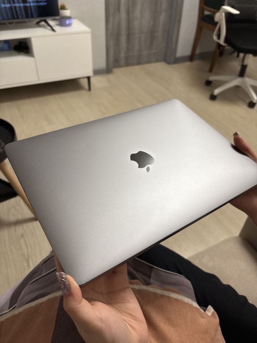 MacBook Pro 13inch intel core i5