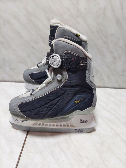 Patine 310 hochei hochey Nike marime 32,5 ( 20 cm) impecabile