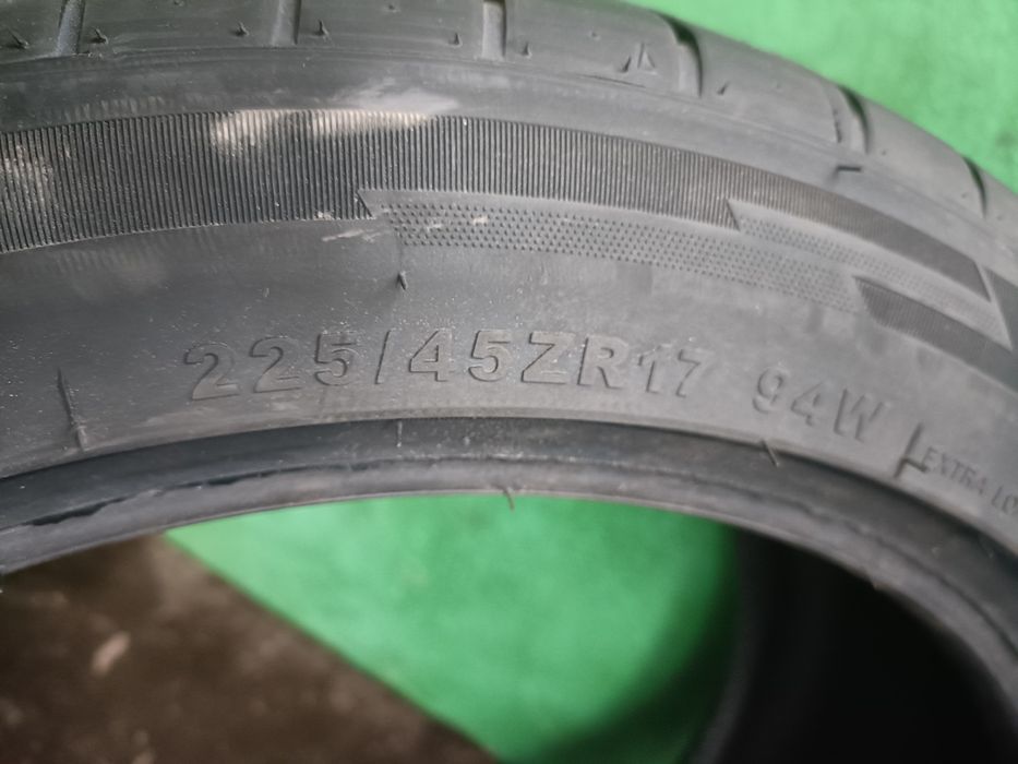 Шины новые 225/45 ZR17 Firemax